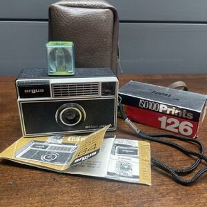 VTG Argus Instant Load 164 Camera w/ flash bulb, BAG + NEW FILM! PROP! Germany